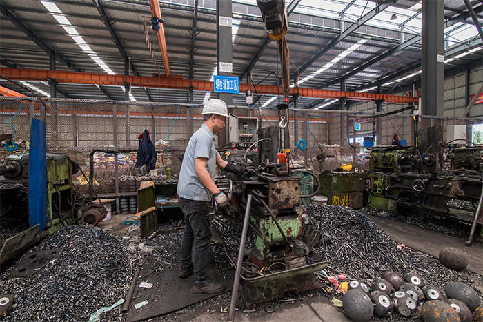 来宾网架配件-螺栓球加工车间