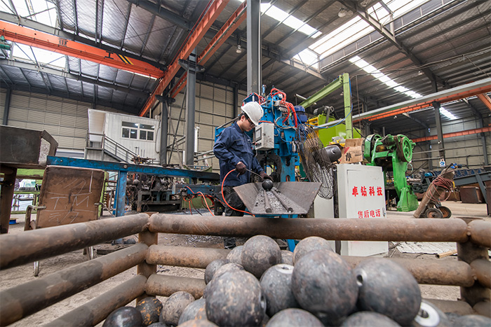 来宾网架配件-螺栓球加工车间